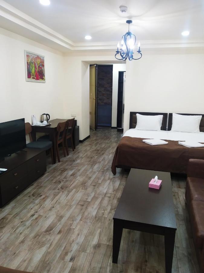 יירבאן Boutique Living Hotel מראה חיצוני תמונה